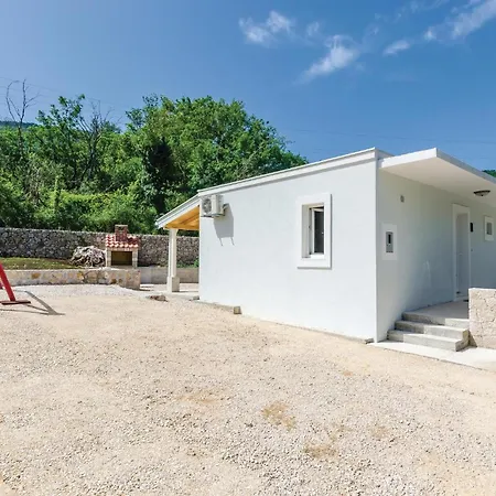 Ferienhaus Gemütliches 1-Zimmer-Haus In Gruda *
