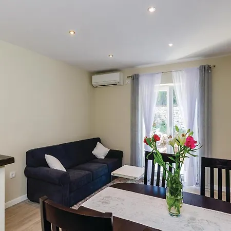Gemütliches 1-Zimmer-Haus In Gruda Ferienhaus