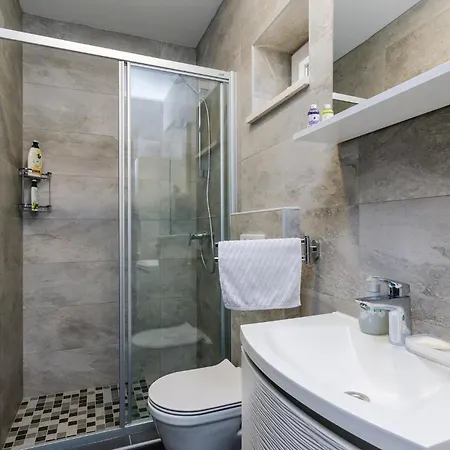 Ferienhaus Gemütliches 1-Zimmer-Haus In Gruda *