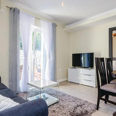 Ferienhaus Gemütliches 1-Zimmer-Haus In Gruda Gruda